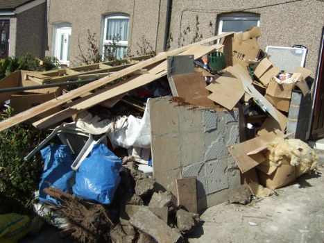 Southgate officials discussing waste management regulations