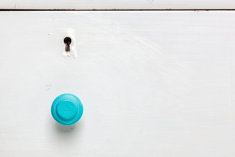 The Do's and Don'ts of Throwing Away Used PPE